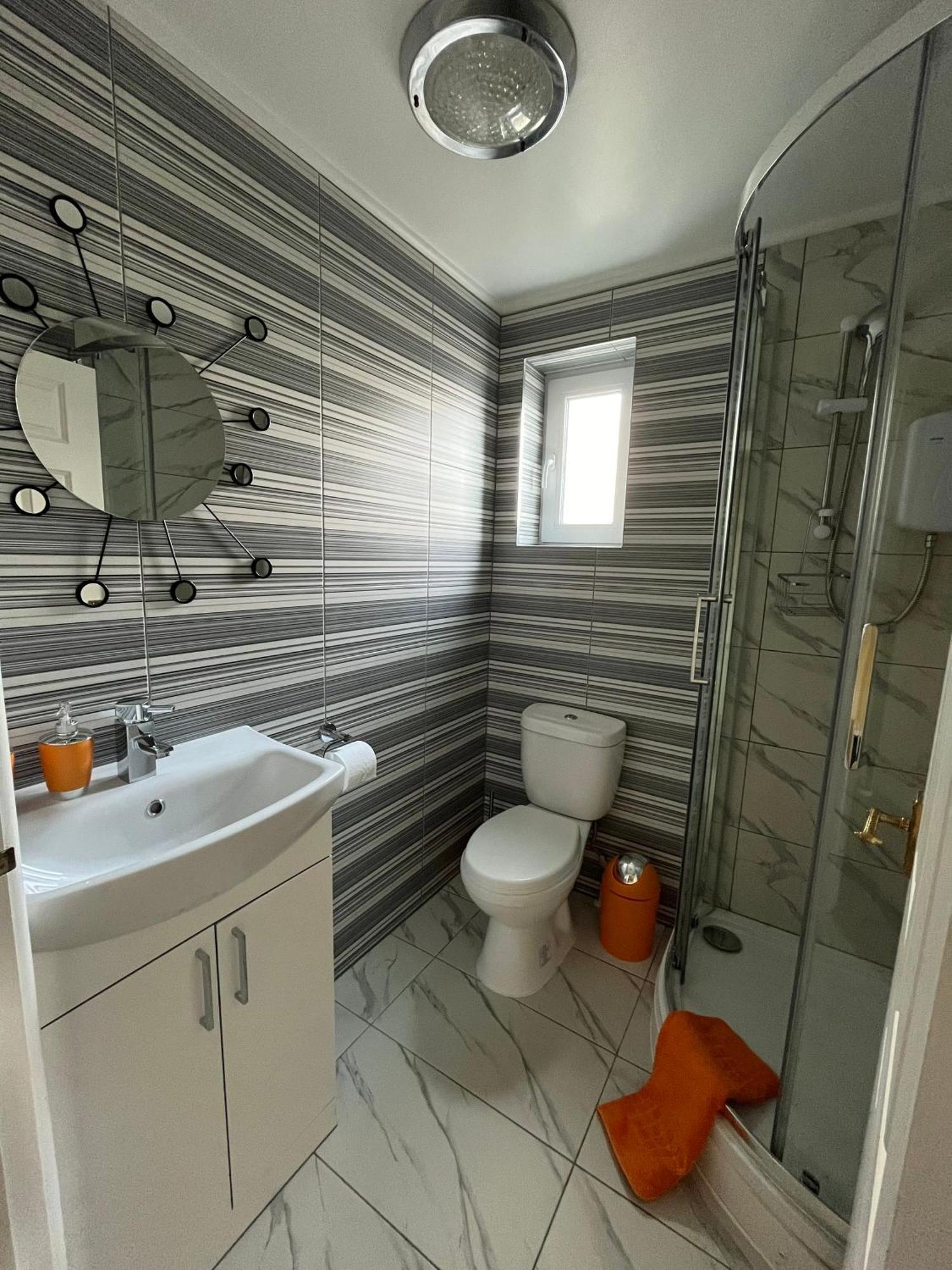 Quest Fulfiller - Near General Hospital, Free Parking & Garden Apartment Саутхамптън Екстериор снимка